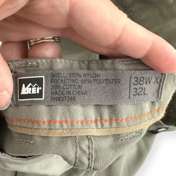 REI Co-Op Green Adventures UPF 50 Quick Dry Hiking Pants Men's Size 38x32 - Picture 15 of 16